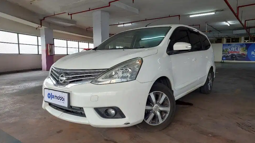 LOW DP Nissan Grand livina 1.5 SV Bensin-MT 2018 3ZU