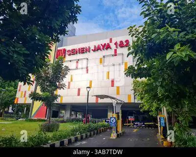Lowongan Pekerjaan Karyawati Jaga Foodcourt Area Pasar Senen Jaya 1 &