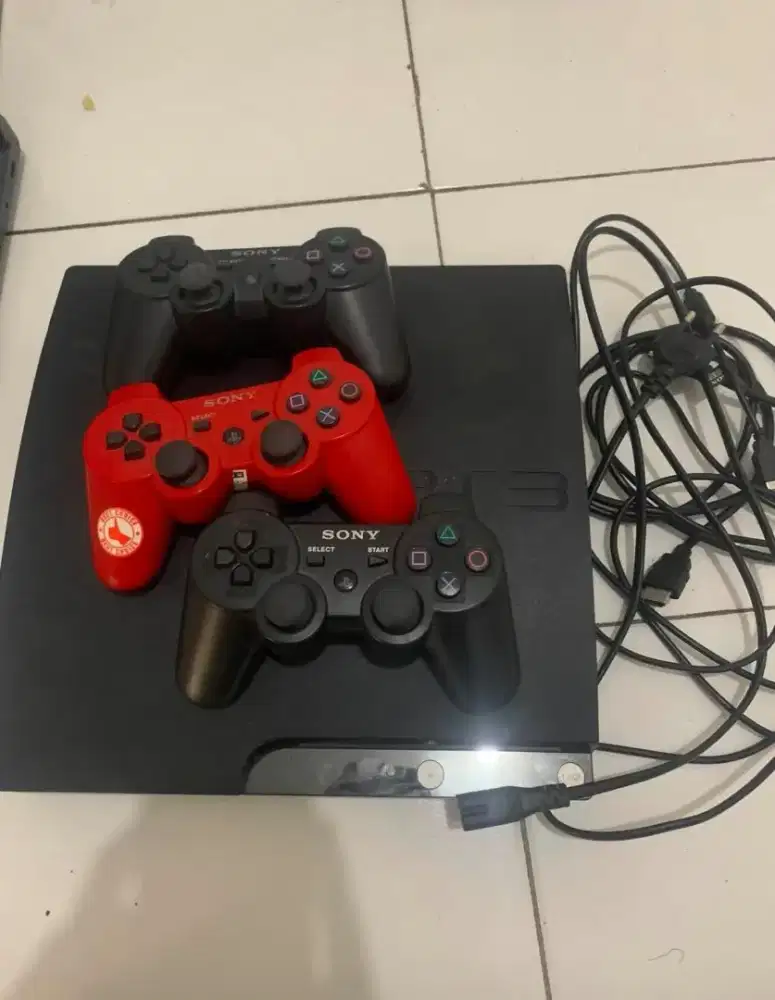 PS3 Slim 500GB Kelengkapan 3 Stik Wireless Mulus Normal