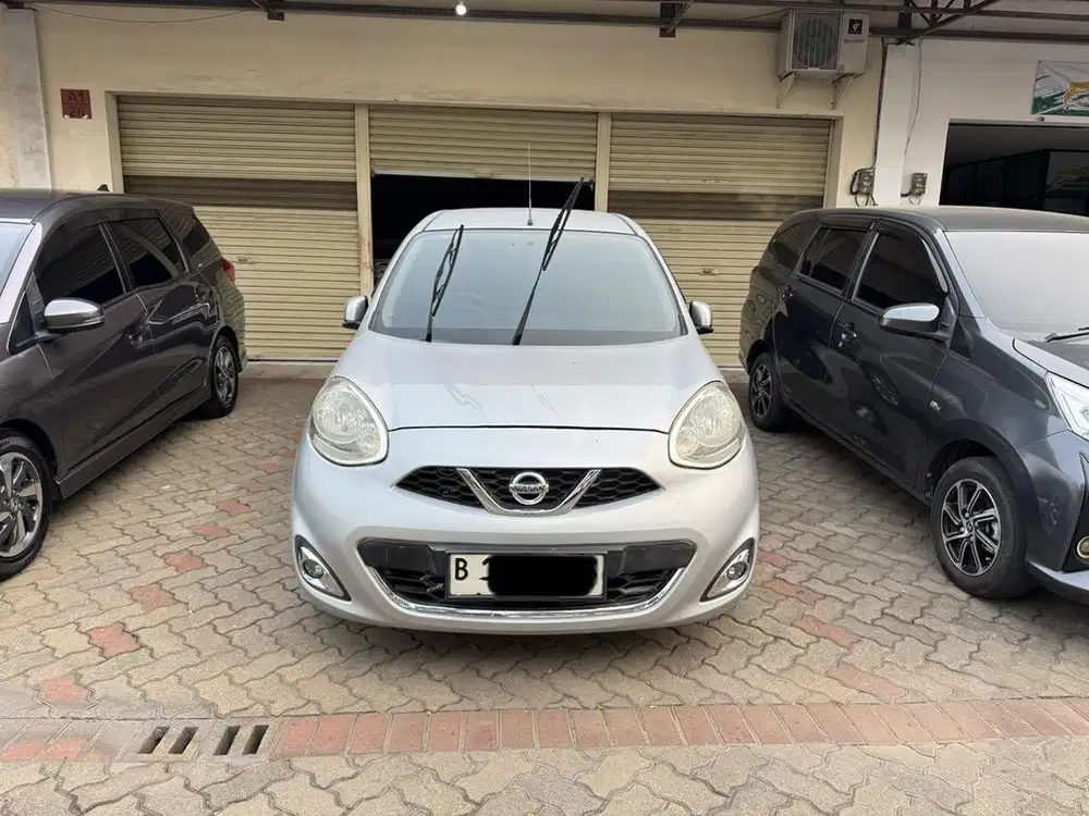 (Cash) March 1.5 XS manual 2014 silver dp 10jt brio agya sirion