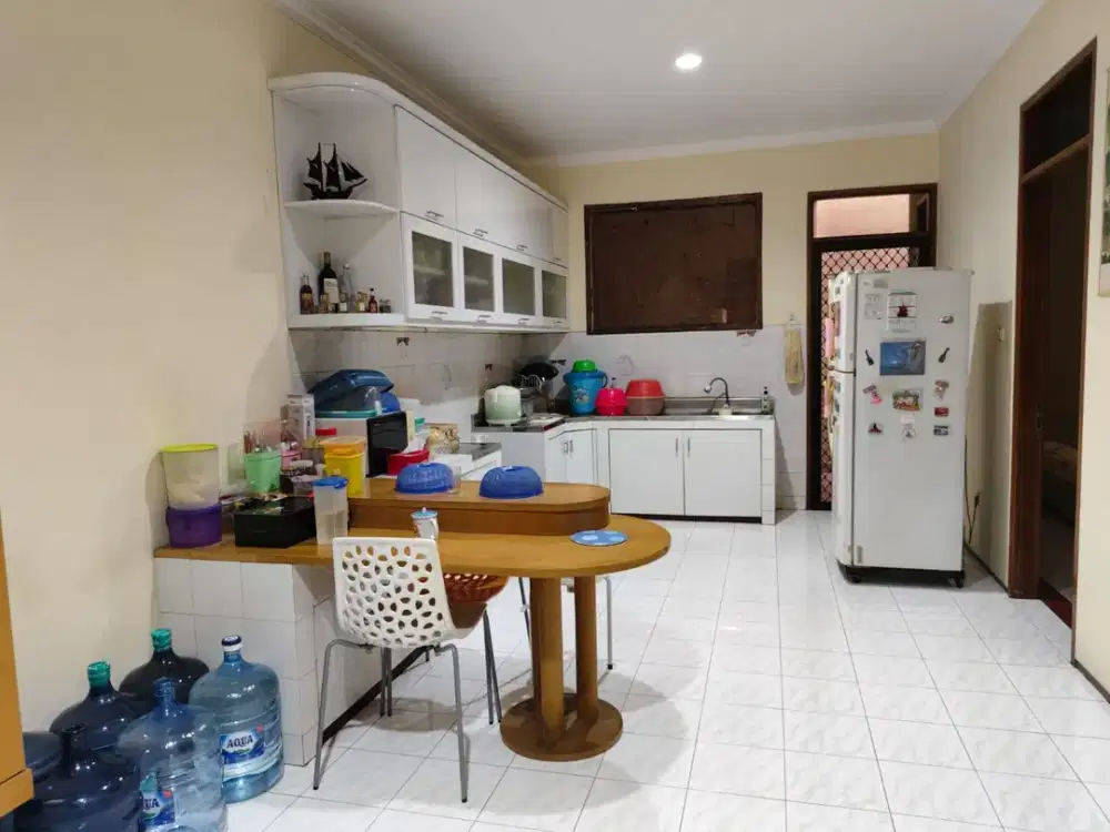 DIJUAL RUMAH SIAP HUNI luas 6,5 meter x 20 meter 2 lantai