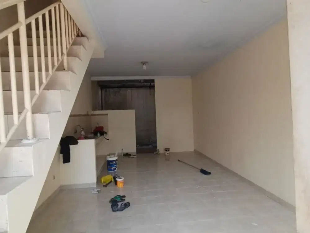 Disewakan Rumah di Mutiara Taman Palem