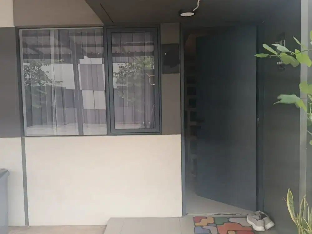 Dijual Rumah Siap Huni di Xyz Trail Park Serpong