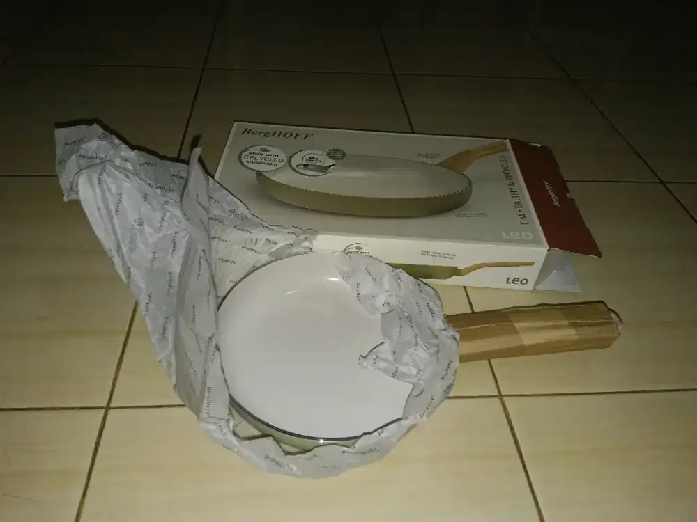 Frying pan putih