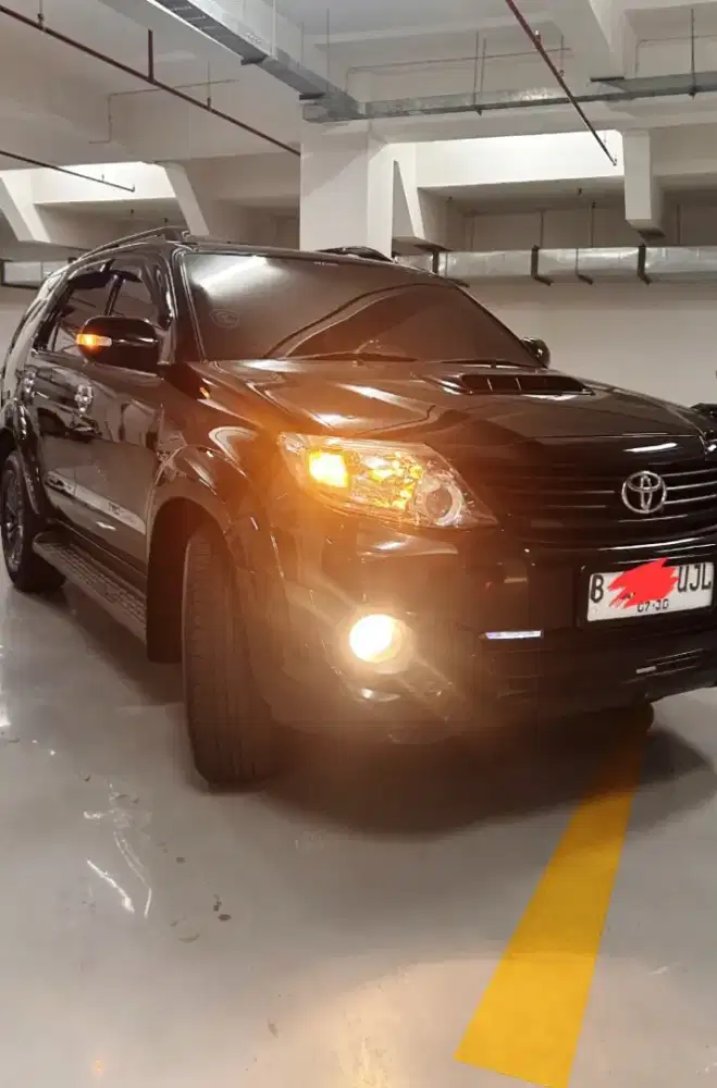 Fortuner Hitam 2015 2.5 VNT TRD