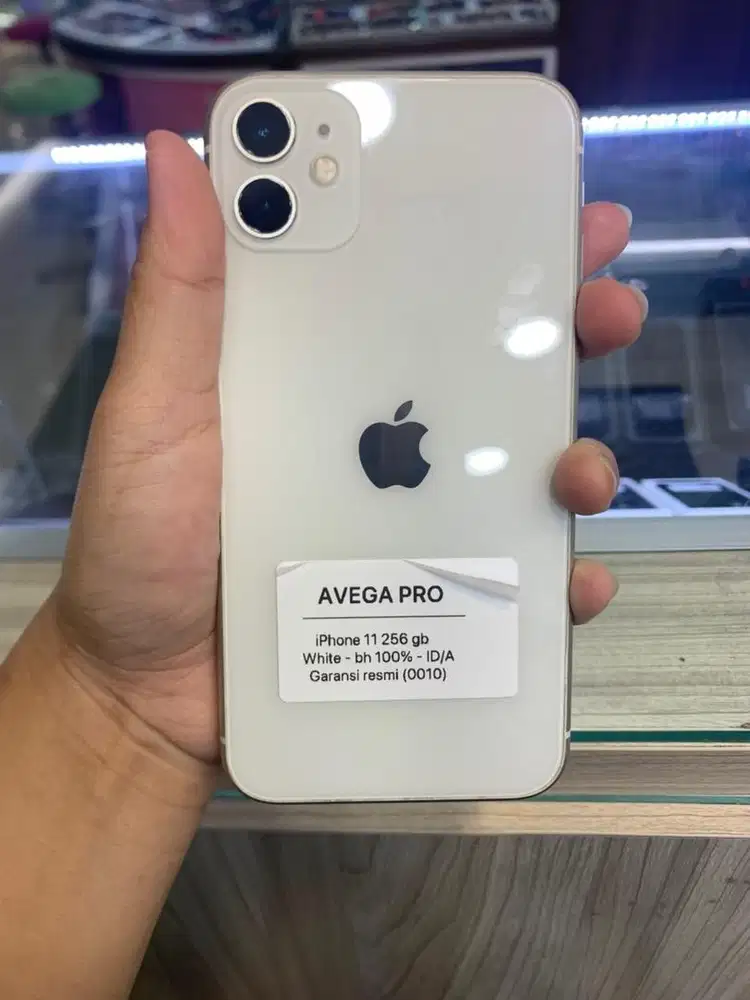 Second iphone 11,putih bh 100% 128gb garansi resmi