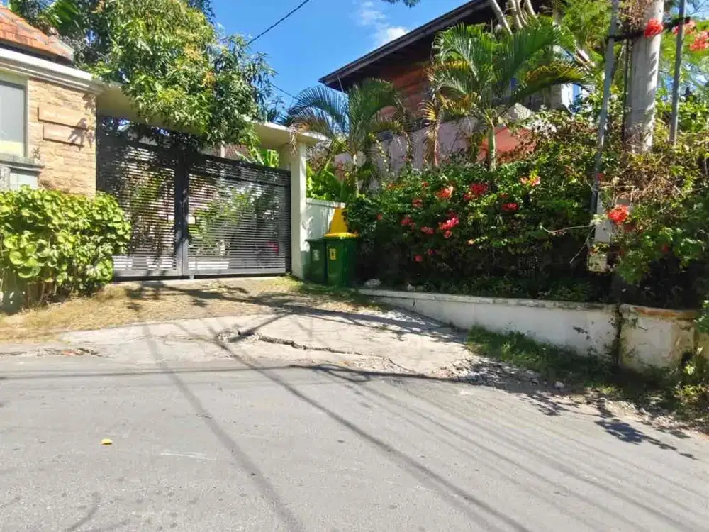Tanah langka Labuan sait uluwatu