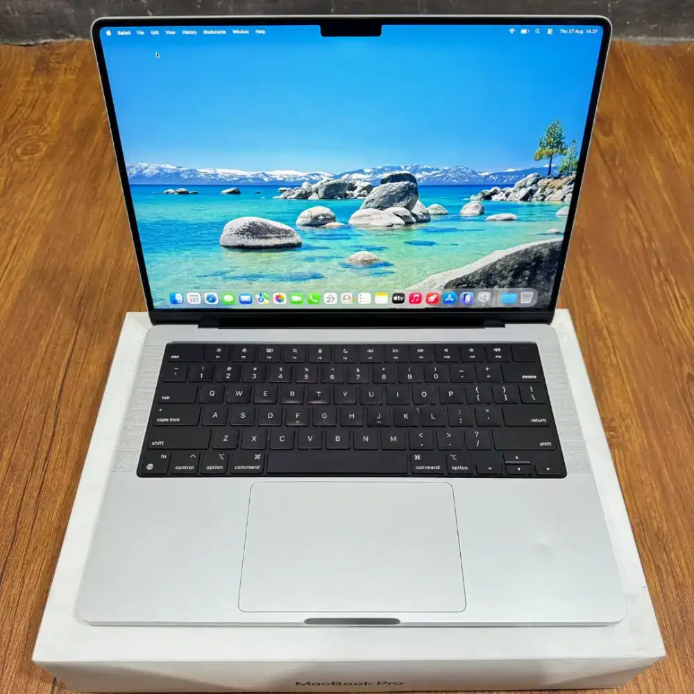 Macbook m1 pro 2021 14 inch ram 16gb ssd 512gb fullset siap pakai