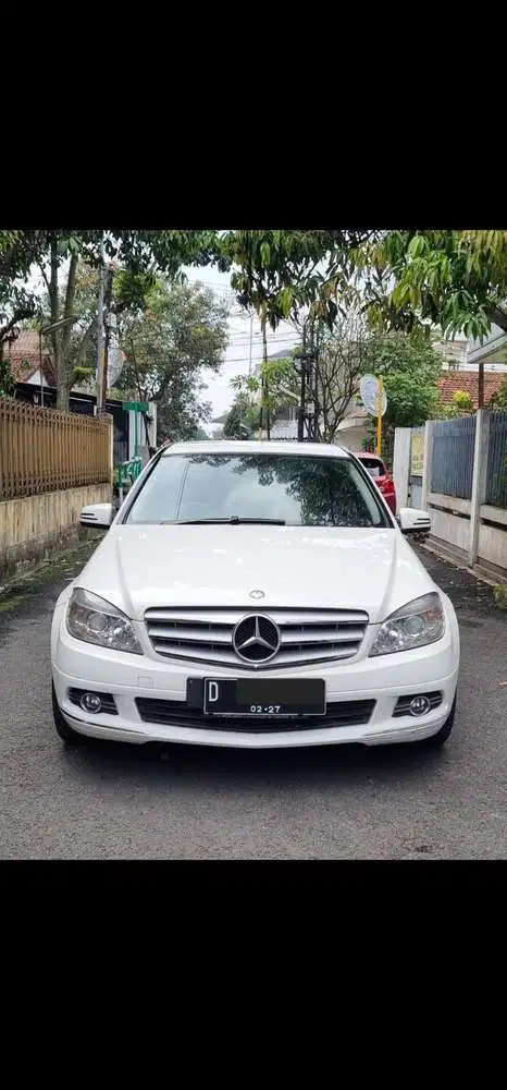 Mercedes-Benz C200 2011 Bensin