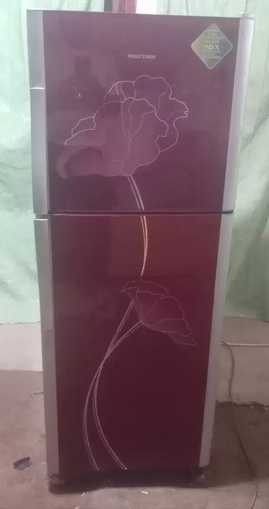 Kulkas 2 pintu POLYTRON.Mesin Original Pabrik Belum Pernah Rusak.