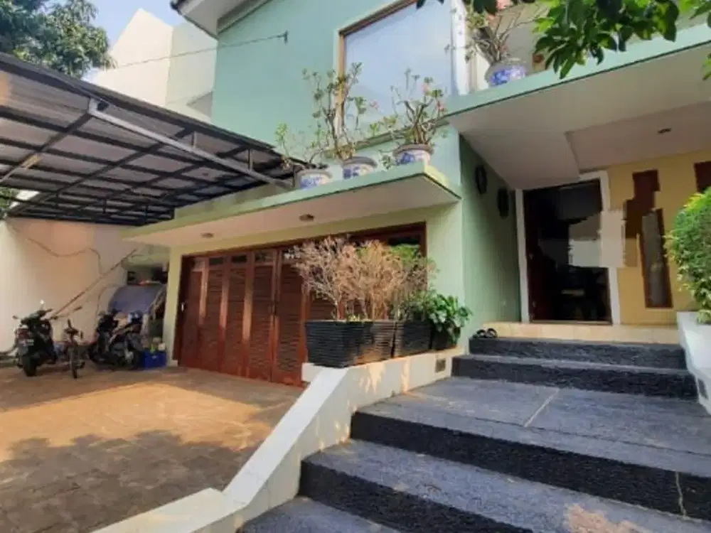 Rumah Strategis Luas dan Asri di Taman Senayan Bintaro
