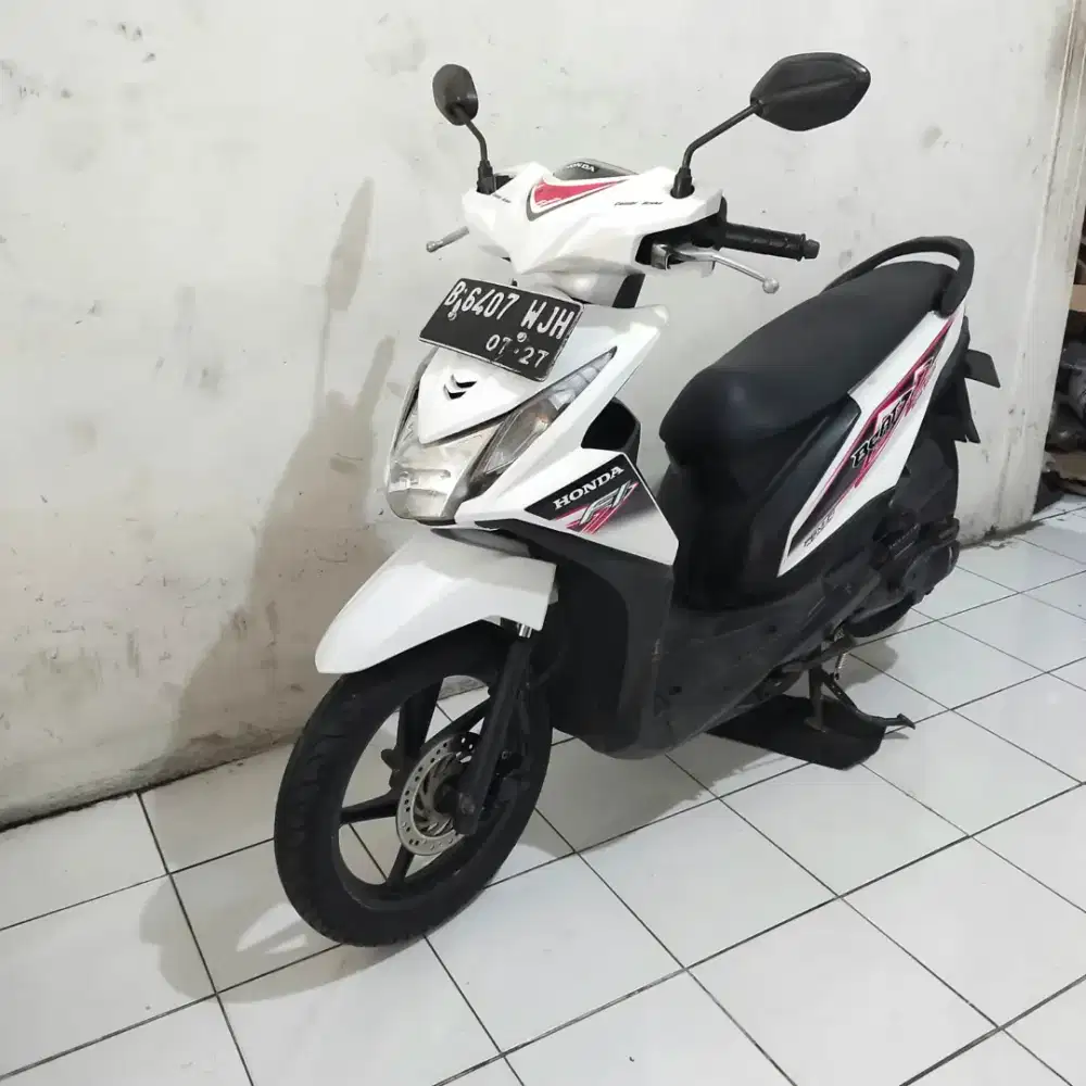 Honda Beat Fi 2014 Orisinil lengkap Bagus Mesin Aluss