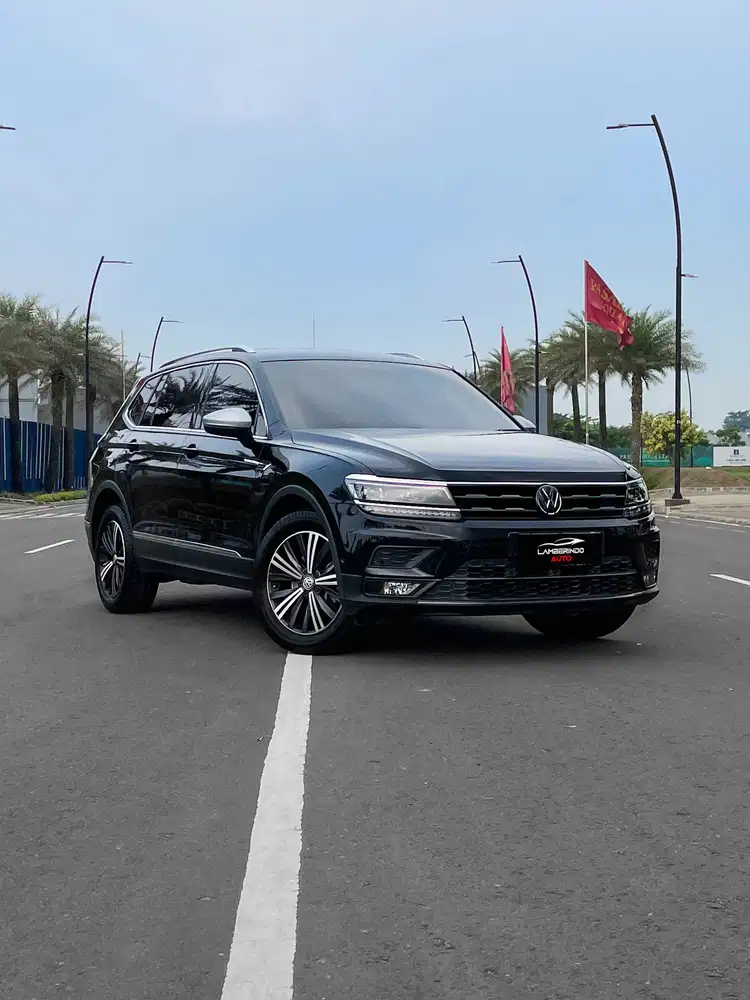 VOLKSWAGEN TIGUAN ALL SPACE  1.4 TSI 2023 LOW ODO HITAM 2022 3 ROW