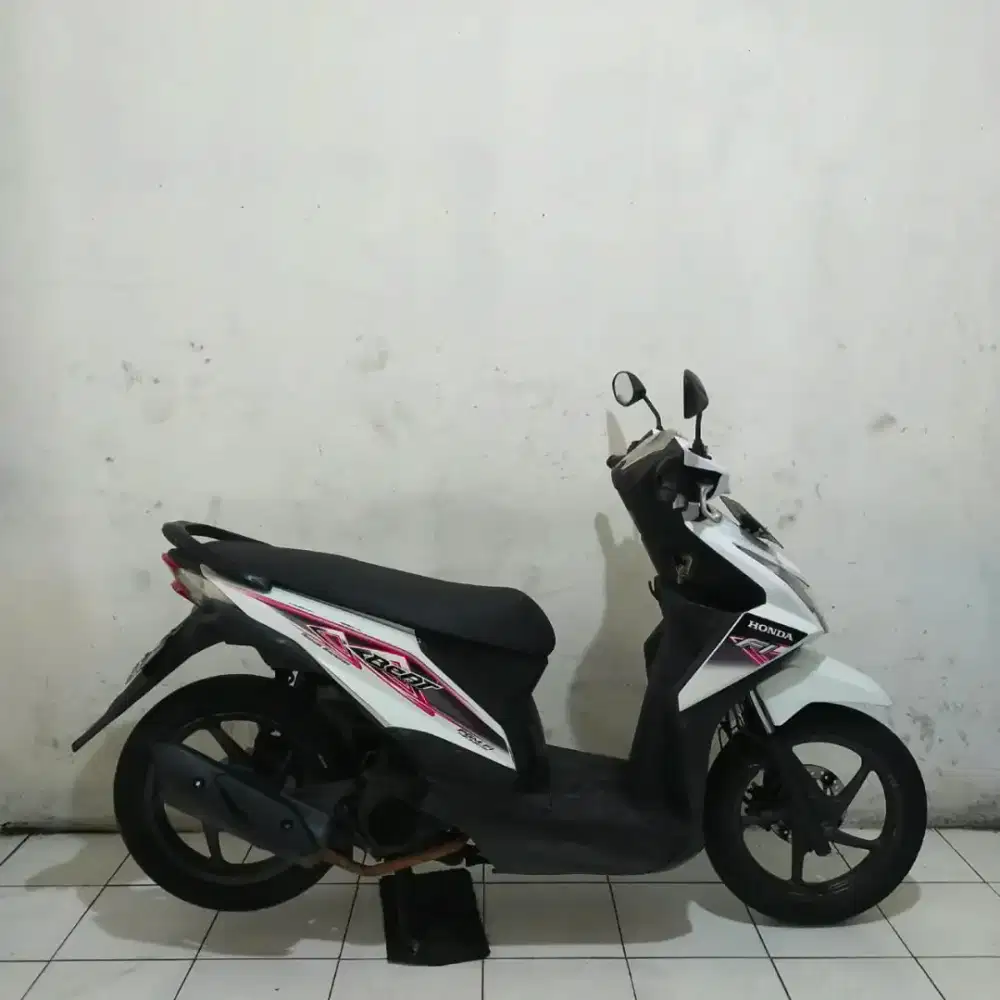 Honda Beat Fi 2014 Orisinil Bagus lengkap Mesin Cakep