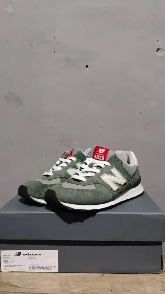 Sepatu NB 574 Nightwatch Green