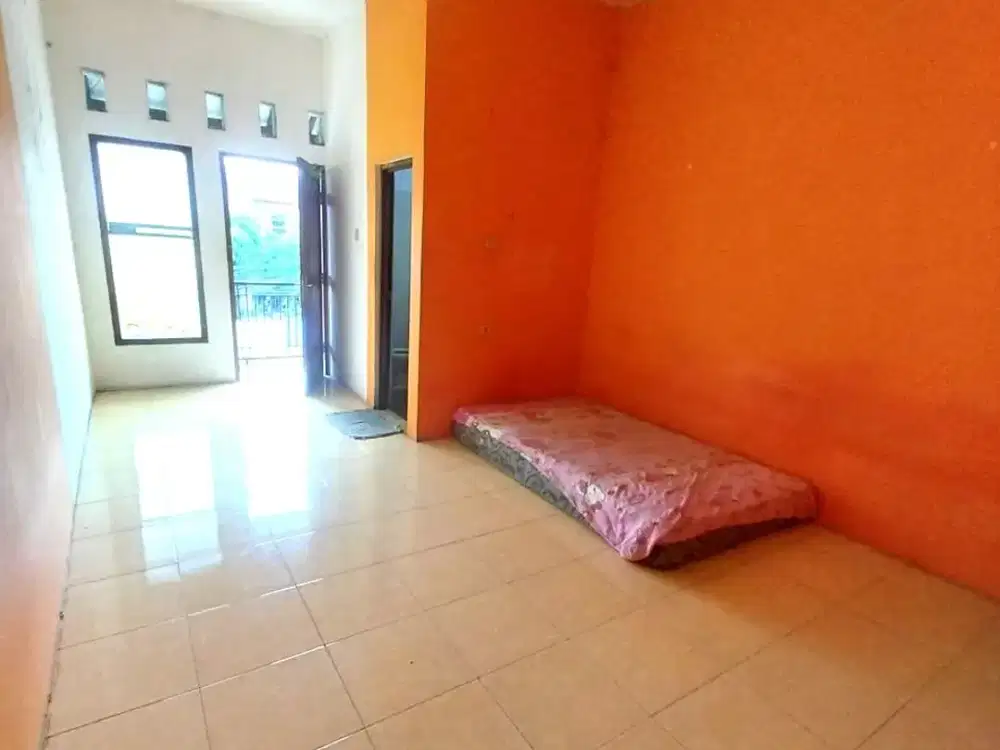 Dijual Rumah Cocok untuk Toko, Kantor, Kosan Bangunan Komersil di Jalan Utama Cisaranten Kulon Bandung