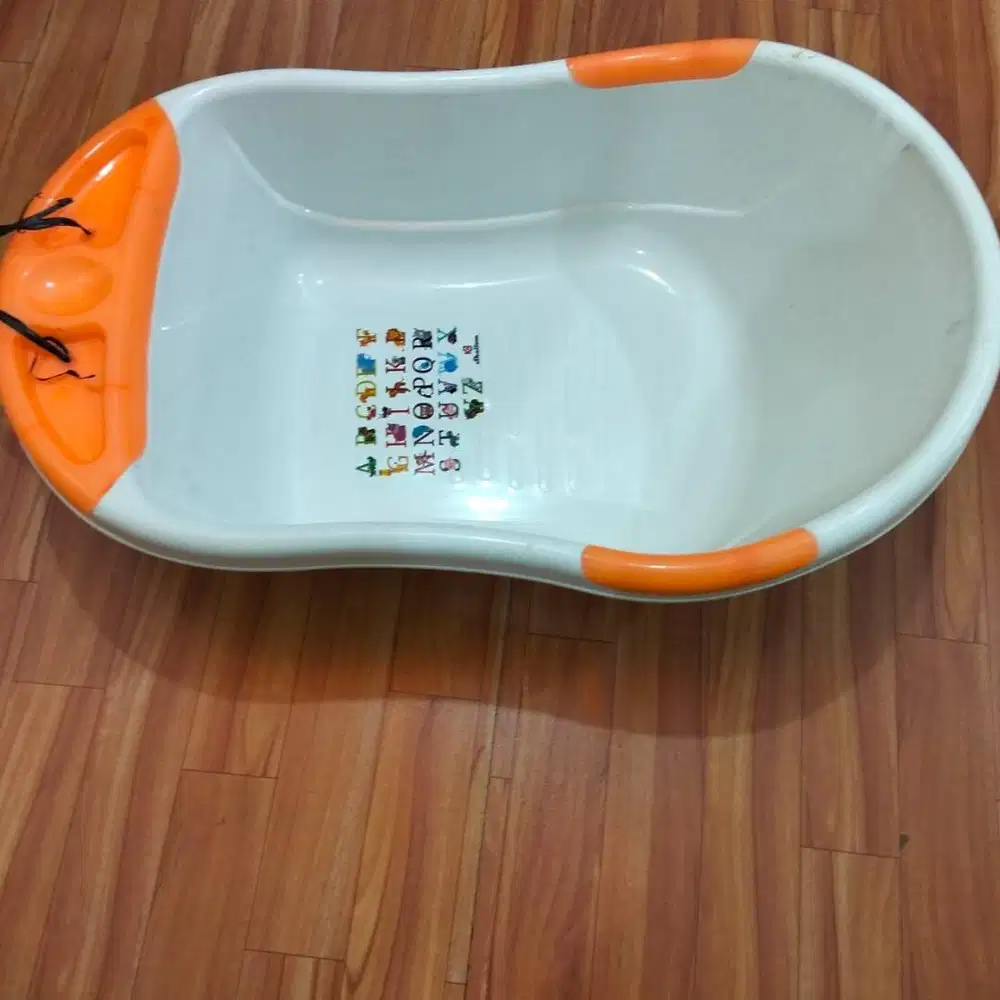 Bak Mandi Bayi Plastik Oval Second Bekas Kondisi Bagus Bersih