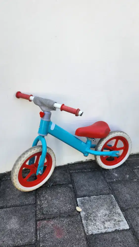 Sepeda Push Bike Balance Bike Iora PMB Preloved Murah