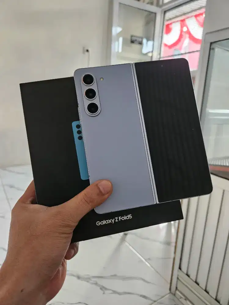 SAMSUNG Z FOLD 5 512 GB ICY BLUE RESMI SEIN (-bercak kecil tdk ngaruh)