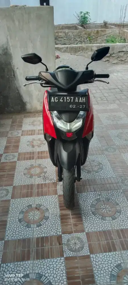 Dijual motor Yamaha Mio Gear Warna Merah pijakan kaki luas