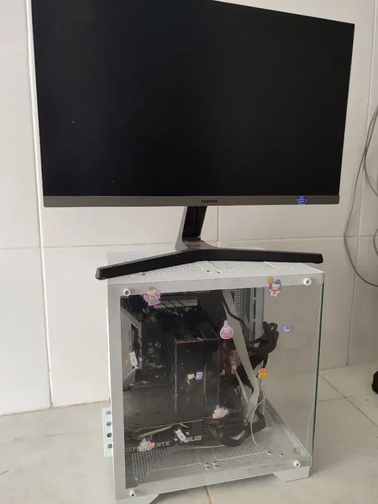 PC GAMING + MONITOR SIAP PAKAI