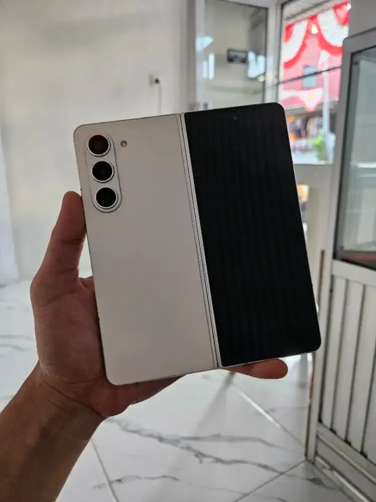 SAMSUNG Z FOLD 5 512 GB CREAM RESMI EX SEIN (-minus layar dalam saja)