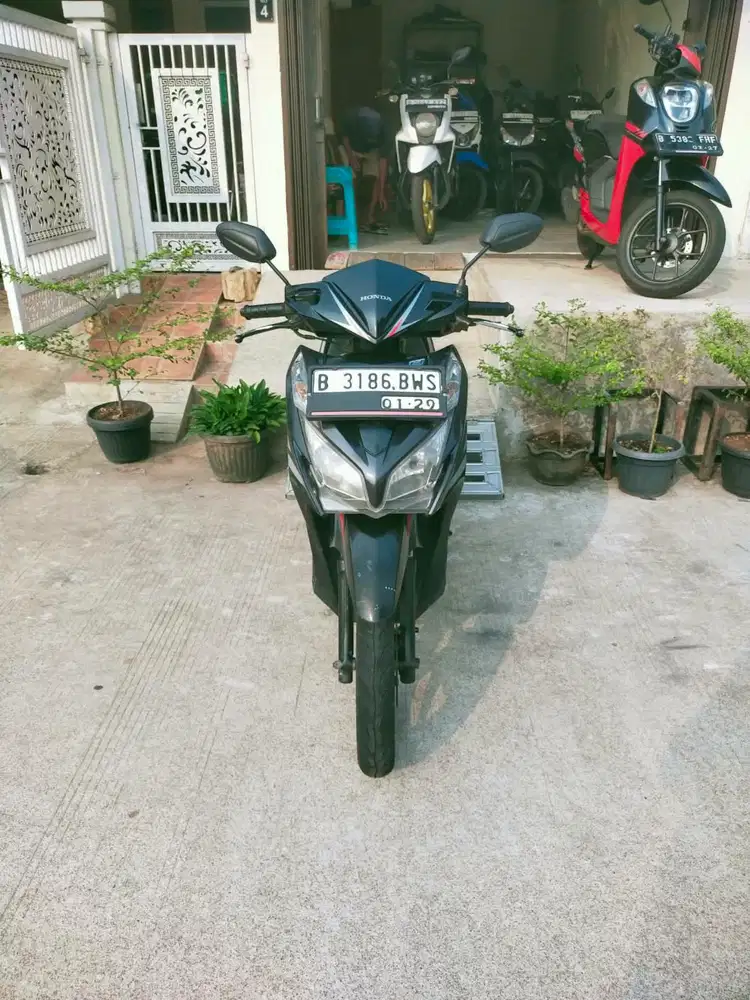 VARIO 125 KZR 2013 HITAM ORI