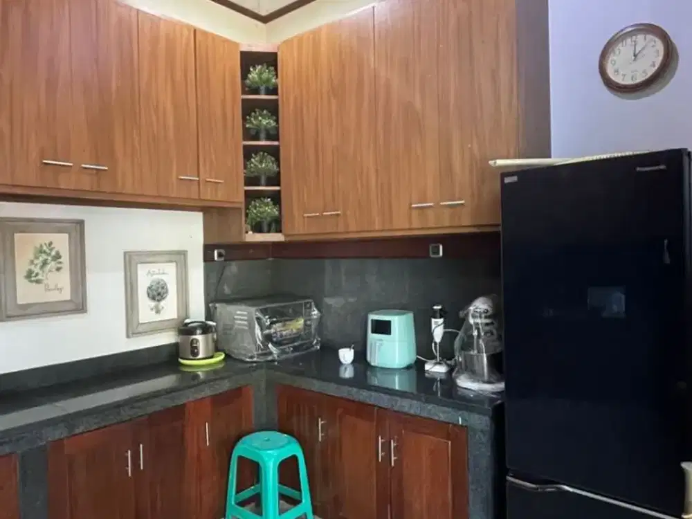 dengan taman belakang luas 221 di sektor 9 bintaro jaya elang kasuari kucica puri bintaro