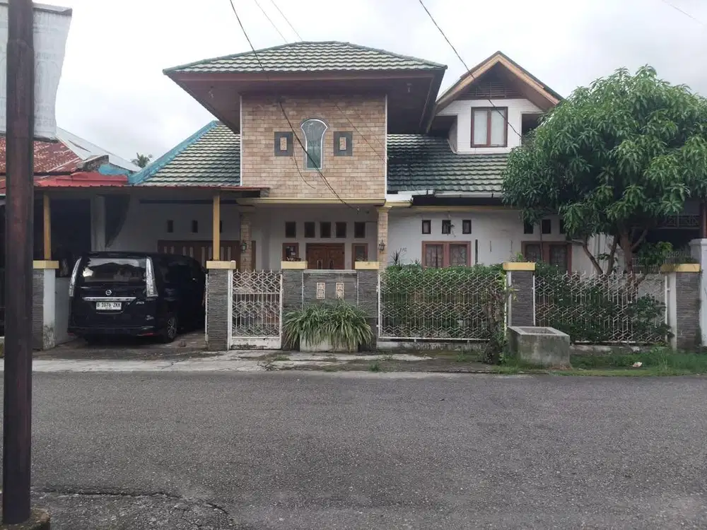 Di jual rumah hunian di komplek azizi andalas