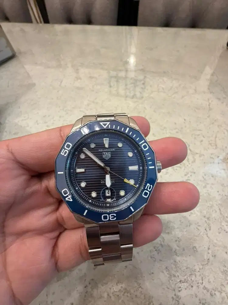 Jam tangan spesial edition