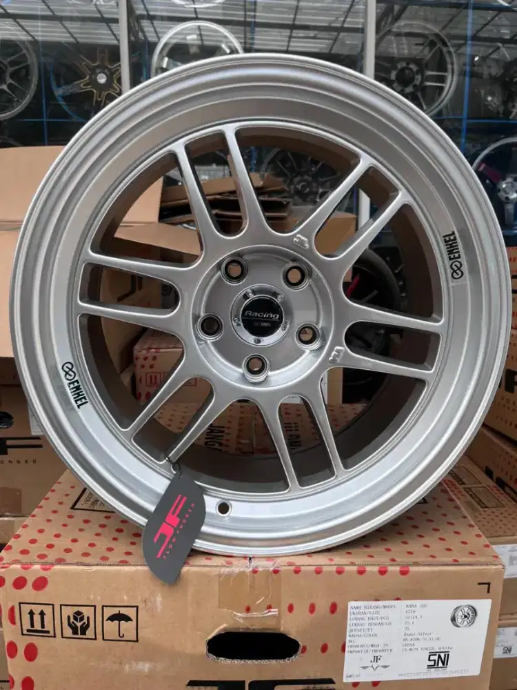 Enkei rpf1 ring 17 lebar 9 pcd 5x114,3 ET 25 innova reborn zenix