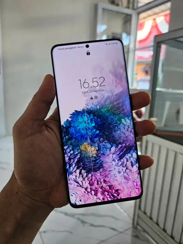 SAMSUNG S20 PLUS 8/128 GB BLACK RESMI SEIN (-garis sehelai saja)