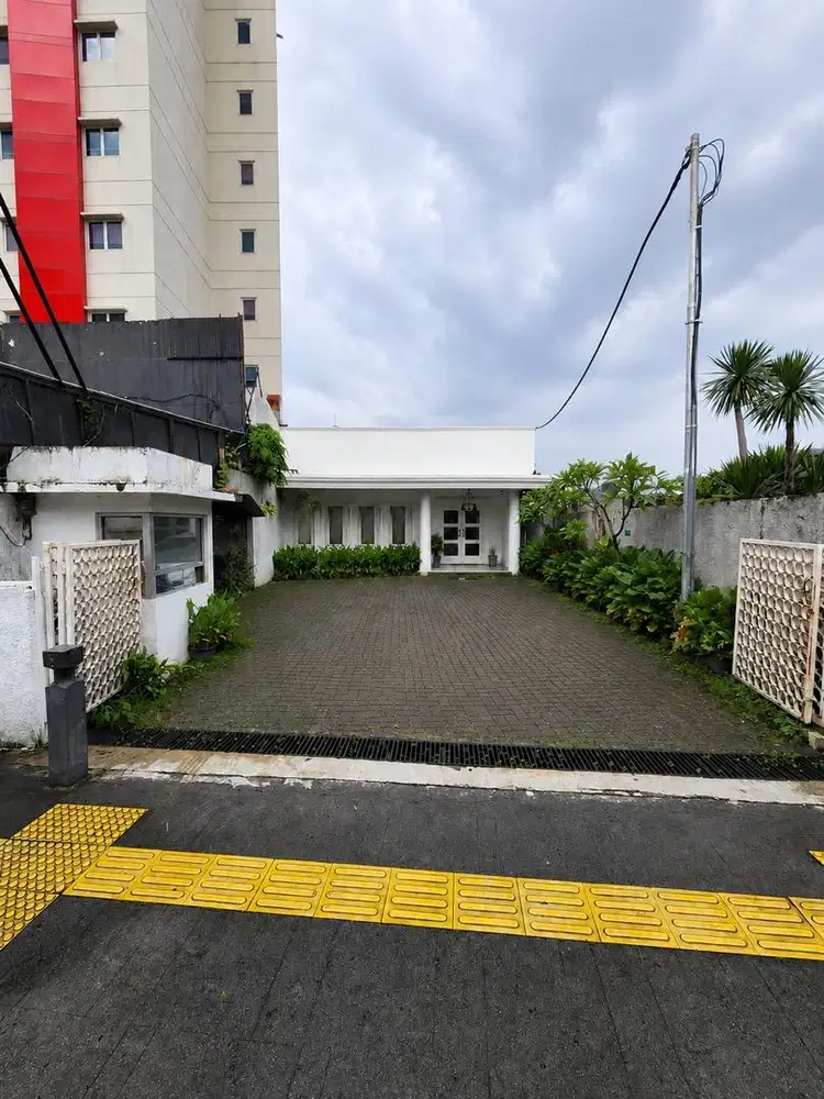 Rumah Vintage di Area Cikini - Menteng Jakarta Pusat