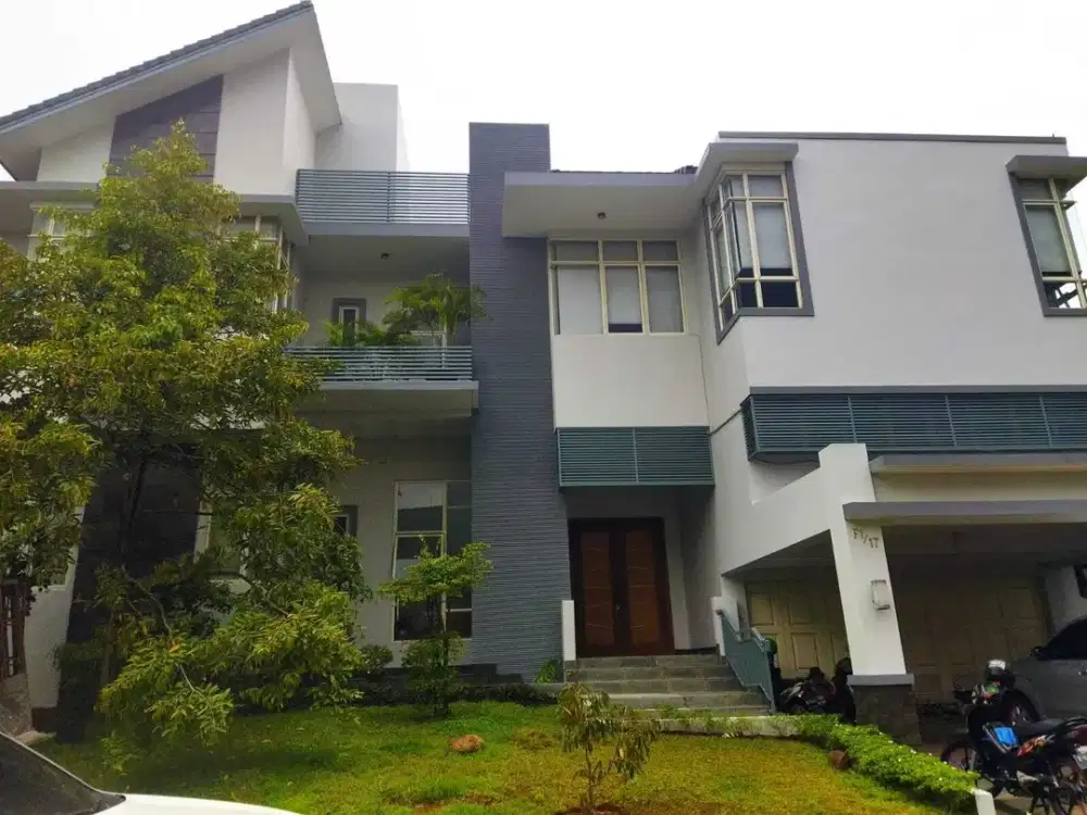 Turun Harga! Rumah Mewah di Taman Telaga Golf