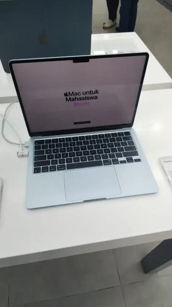 MACBOOK AIR 13 inch