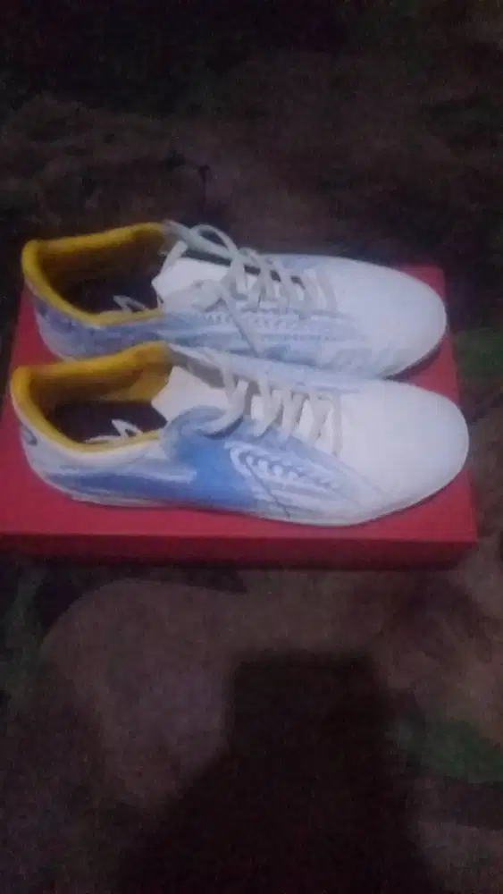 Merek SPECS,ukuran 40