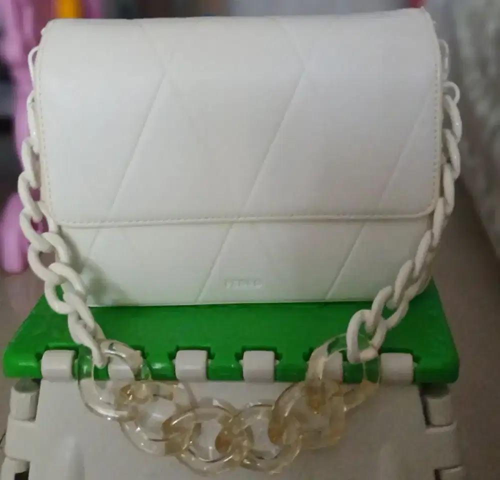 Preloved Tas Handbag Pedro warna broken white
