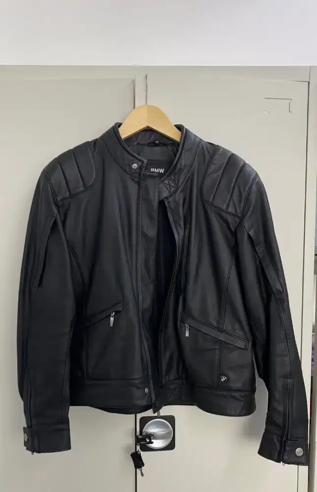 Like New Black BMW Motorrad leather motorcycle jacket