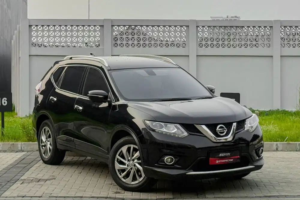 Nissan Xtrail X-Trail 2.5 AT Matic 2015 Hitam.