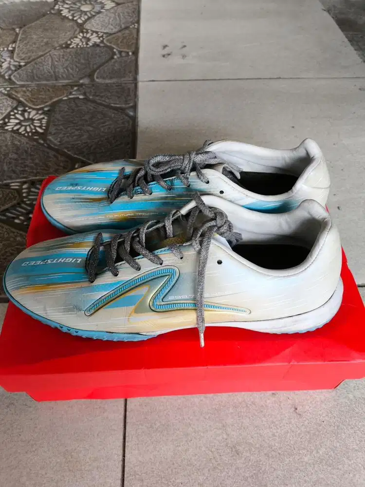 Sepatu futsal Specs lightspeed reborn meta xr argentine size 41