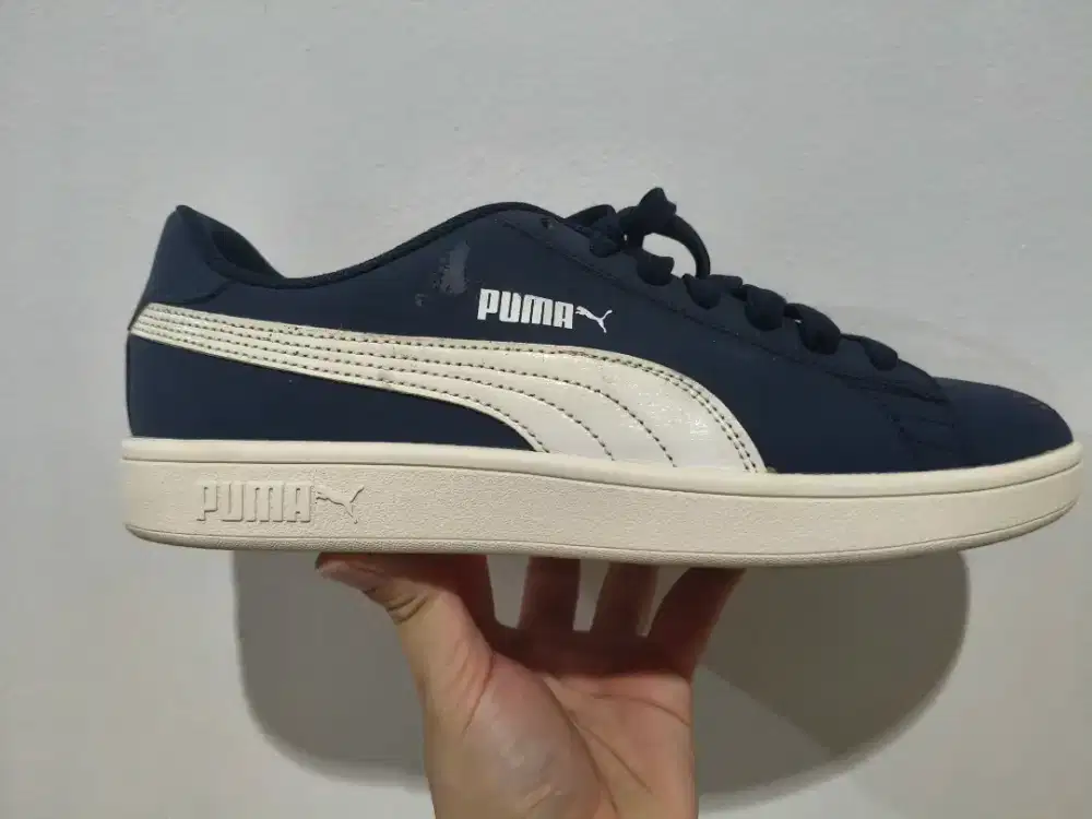 Sepatu PUMA SMASH V2 BUCK Original 100%