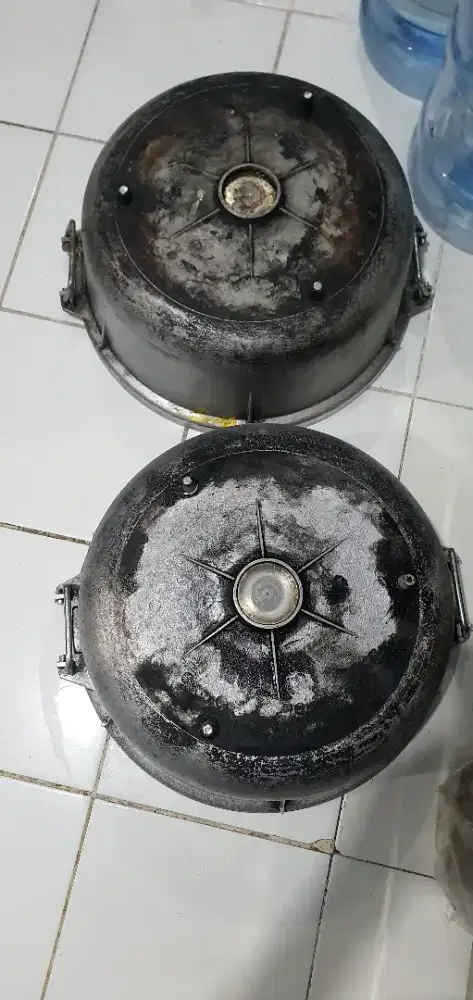 Panci penanak nasi dan air