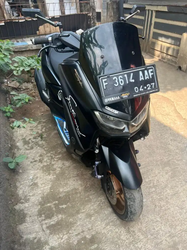 NMAX New 2022 Hitam