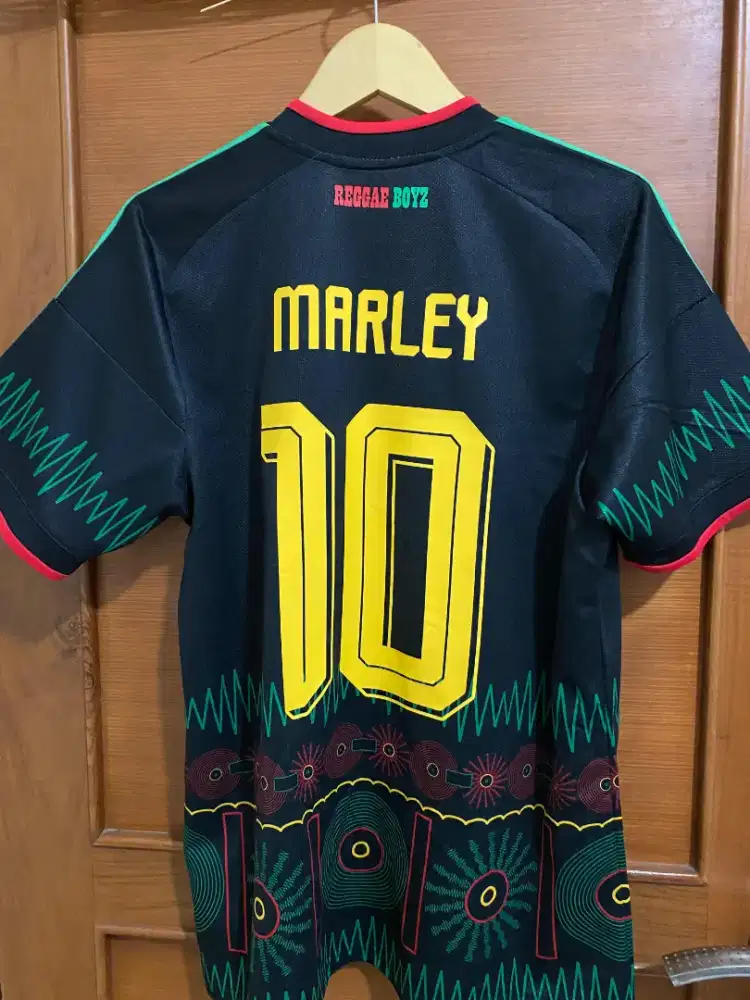 JERSEY AWAY JAMAICA 26 X BOB MARLEY