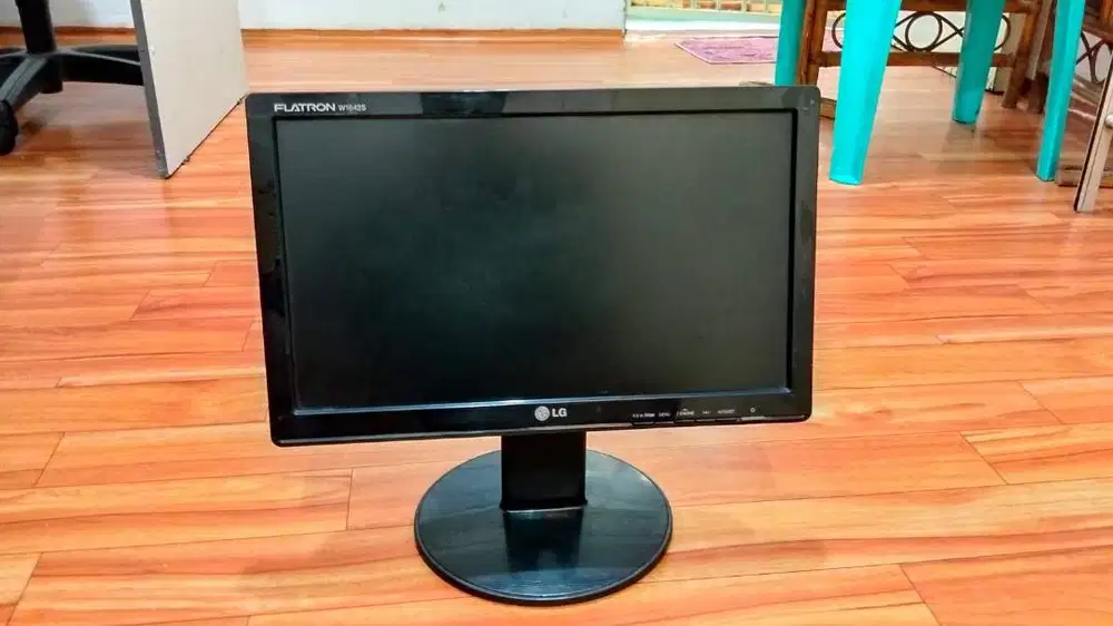 Monitor LG Flatron W1642S 15.6 Inch LCD Second Normal
