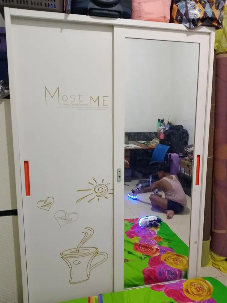 Lemari pakaian (dijual cepat)