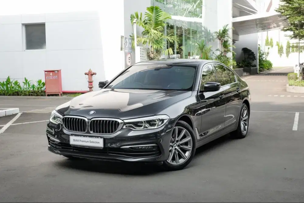 [KM25.783] BMW 520i Luxury AT 2020 Abu-abu Metalik
