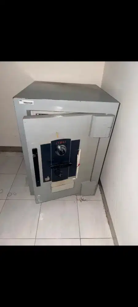 Brankas bekas bank