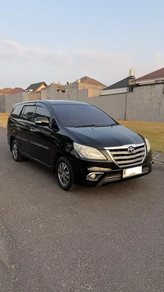 Innova v 2015 diesel matic tangan pertama