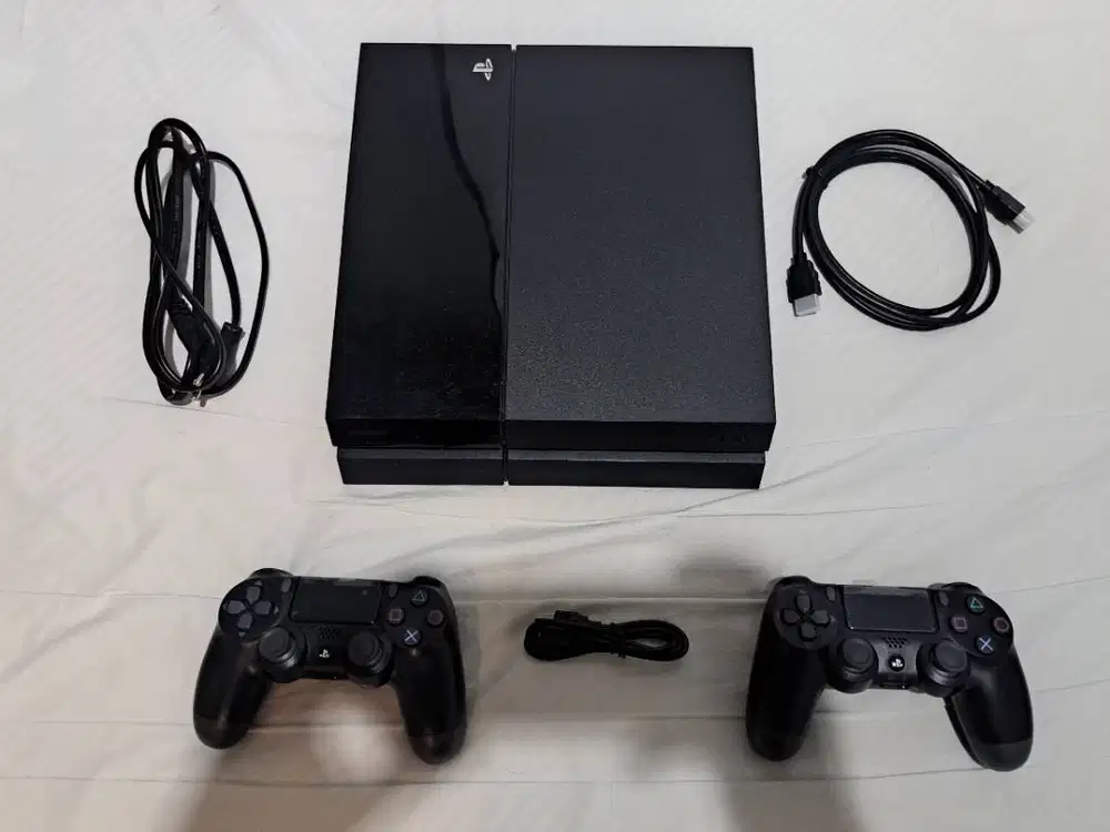 Playstation 4 (PS4) FAT 500 GB + 2 Controller